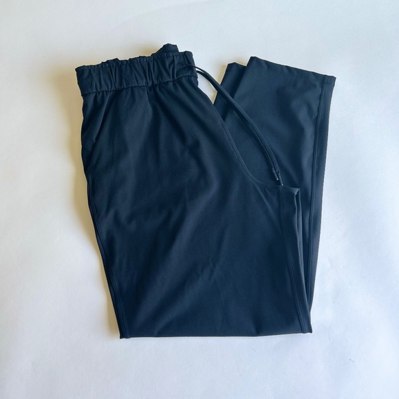 New Lululemon Black Nylon Sport Pans Size 10